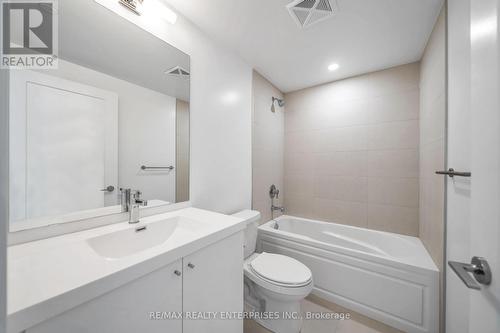 1401 - 2545 Simcoe Street N, Oshawa, ON - Indoor Photo Showing Bathroom