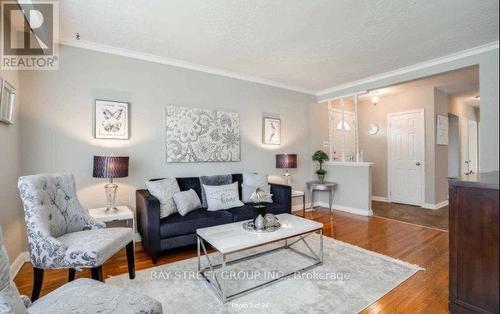 101 Greenock Avenue, Toronto, ON - Indoor Photo Showing Living Room