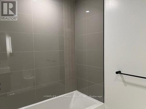 1011 - 117 Broadway Avenue, Toronto, ON - Indoor Photo Showing Bathroom