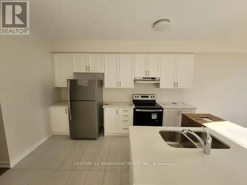 7 Singhampton Road, Vaughan, ON - Indoor Photo Showing Kitchen With Double Sink