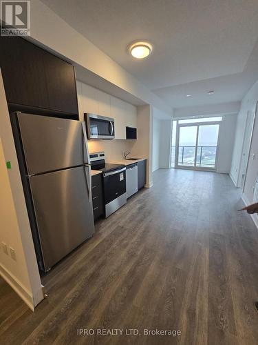 1201 - 204 Burnhamthrope Rd Road E, Mississauga, ON - Indoor Photo Showing Kitchen