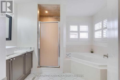 5623 Whitehorn Avenue, Mississauga, ON - Indoor Photo Showing Bathroom