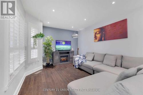 5623 Whitehorn Avenue, Mississauga, ON - Indoor Photo Showing Living Room