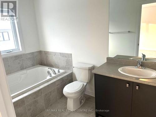 93 Masters Street, Thorold, ON - Indoor Photo Showing Bathroom