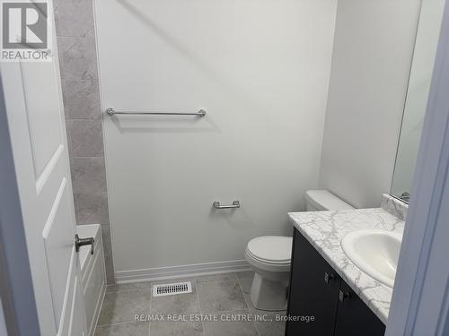 93 Masters Street, Thorold, ON - Indoor Photo Showing Bathroom