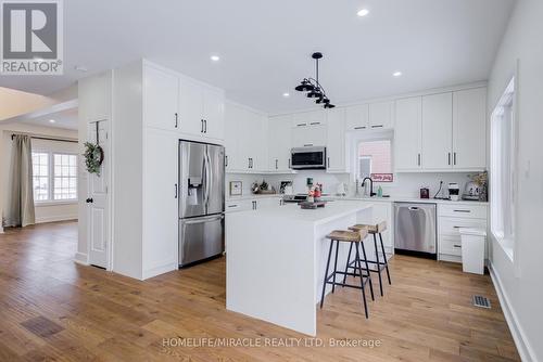 30 Gold Park Gate, Essa, ON - Indoor Photo Showing Kitchen With Stainless Steel Kitchen With Upgraded Kitchen