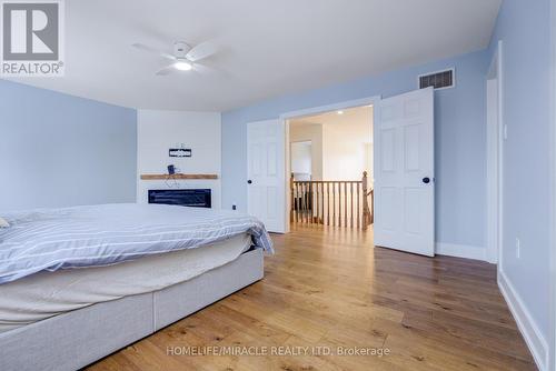 30 Gold Park Gate, Essa, ON - Indoor Photo Showing Bedroom