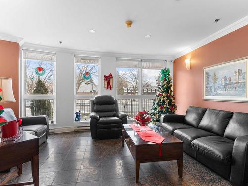 RÃ©ception - 210-50 Rue Barnett, Dollard-Des-Ormeaux, QC - Indoor Photo Showing Living Room