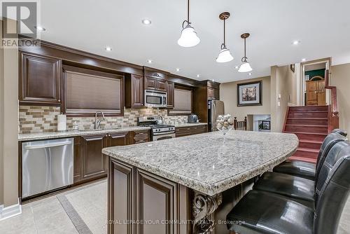 2481 Cobbinshaw Circle, Mississauga, ON - Indoor Photo Showing Kitchen With Upgraded Kitchen