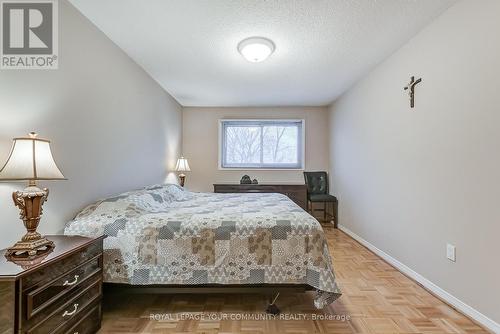 2481 Cobbinshaw Circle, Mississauga, ON - Indoor Photo Showing Bedroom