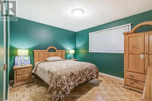 2481 Cobbinshaw Circle, Mississauga, ON - Indoor Photo Showing Bedroom