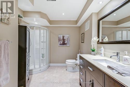 2481 Cobbinshaw Circle, Mississauga, ON - Indoor Photo Showing Bathroom