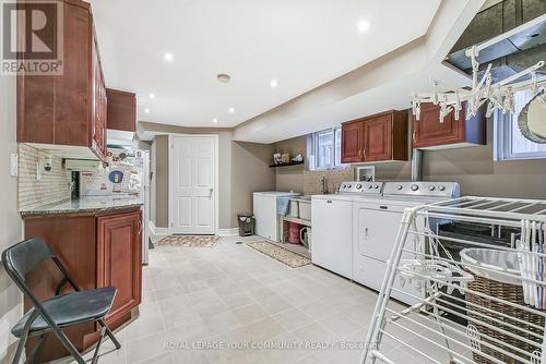 2481 Cobbinshaw Circle, Mississauga, ON - Indoor Photo Showing Laundry Room