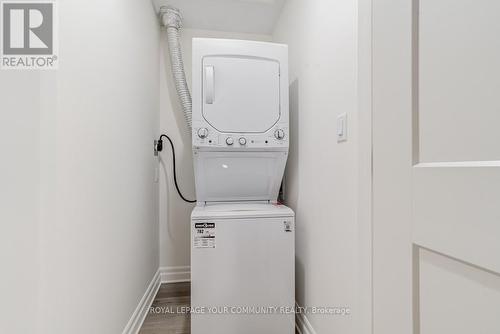 7483 Splendour Drive, Niagara Falls, ON - Indoor Photo Showing Laundry Room