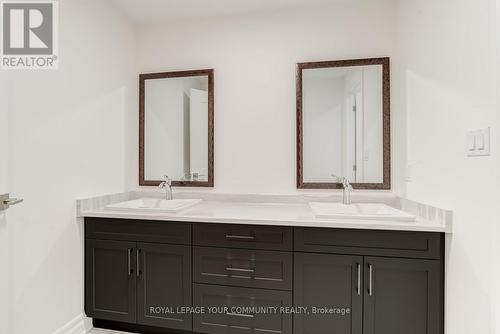 7483 Splendour Drive, Niagara Falls, ON - Indoor Photo Showing Bathroom