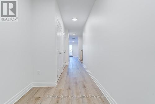 7483 Splendour Drive, Niagara Falls, ON - Indoor Photo Showing Other Room