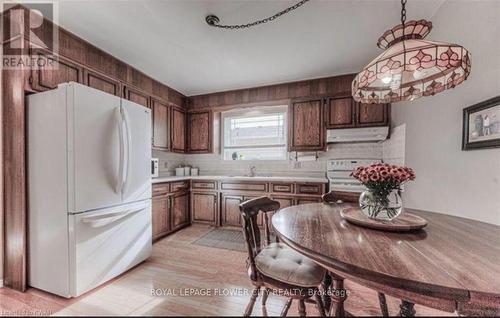 160 Westheights Drive, Kitchener, ON - Indoor Photo Showing Dining Room