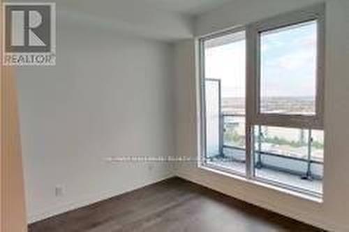 5603 - 950 Portage Parkway, Vaughan, ON - Indoor Photo Showing Other Room