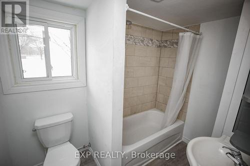 20 Main Street W, Elizabethtown-Kitley, ON - Indoor Photo Showing Bathroom