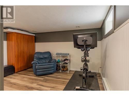 615 Dickens Street, Warfield, BC - Indoor