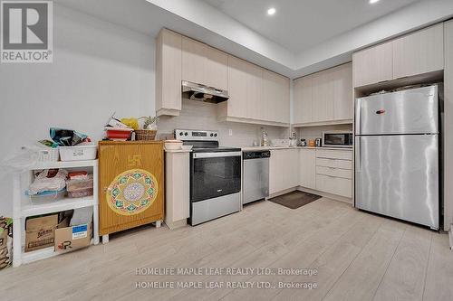 25 - 200 Malta Avenue, Brampton, ON - Indoor Photo Showing Kitchen