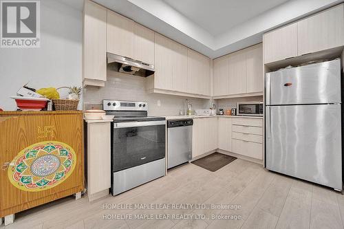 25 - 200 Malta Avenue, Brampton, ON - Indoor Photo Showing Kitchen