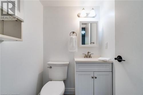 Primary bedroom ensuite - 700 Dynes Road Unit# 109, Burlington, ON - Indoor Photo Showing Bathroom