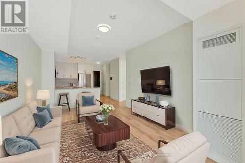 1306 - 345 Wheat Boom Drive, Oakville, ON - Indoor Photo Showing Living Room