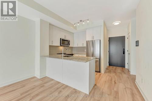 1306 - 345 Wheat Boom Drive, Oakville, ON - Indoor Photo Showing Kitchen