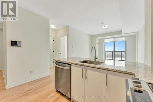 1306 - 345 Wheat Boom Drive, Oakville, ON - Indoor Photo Showing Kitchen