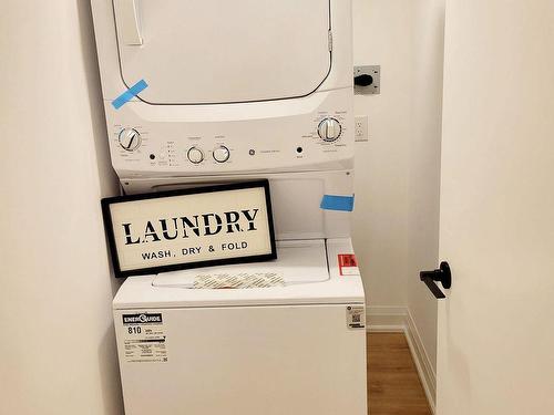 165 Whitefoot Cres, Ajax, ON - Indoor Photo Showing Laundry Room