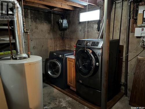 1982 13Th Street W, Prince Albert, SK - Indoor Photo Showing Laundry Room