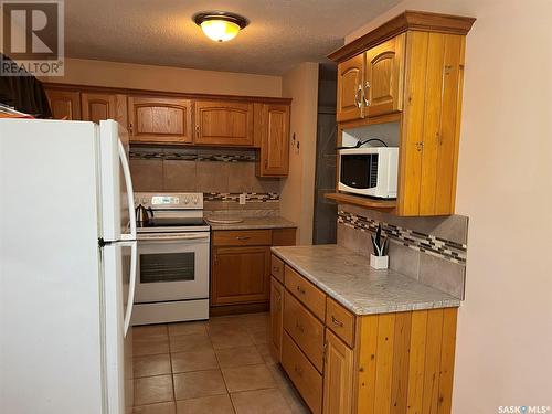 1982 13Th Street W, Prince Albert, SK - Indoor Photo Showing Kitchen