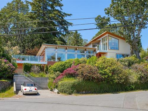 2597 Vista Bay Rd, Saanich, BC 