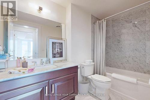 405 - 1717 Avenue Road, Toronto, ON - Indoor Photo Showing Bathroom