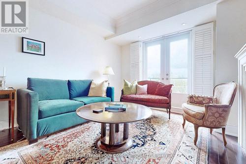 405 - 1717 Avenue Road, Toronto, ON - Indoor Photo Showing Living Room