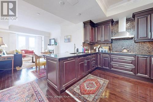 405 - 1717 Avenue Road, Toronto, ON - Indoor Photo Showing Kitchen