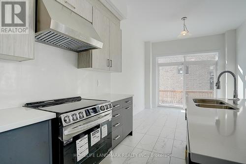 1 Nanhai Avenue, Markham, ON - Indoor Photo Showing Kitchen With Double Sink With Upgraded Kitchen