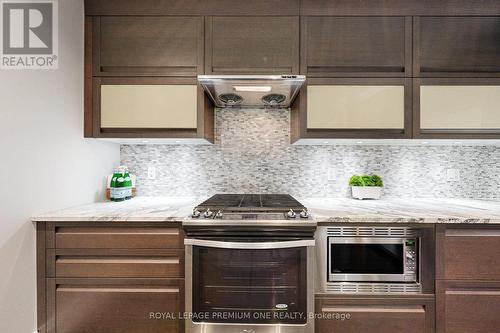 110 - 10360 Islington Avenue, Vaughan, ON - Indoor Photo Showing Kitchen