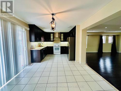 81 Botavia Downs Drive, Brampton, ON - Indoor Photo Showing Kitchen