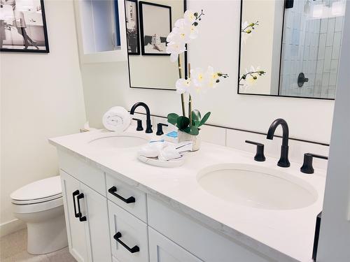 402-514 14Th Street, Invermere, BC - Indoor Photo Showing Bathroom