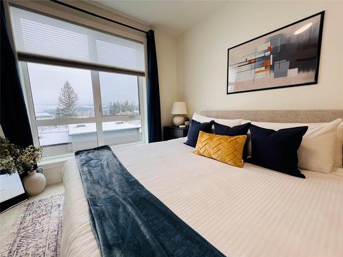 403-514 14Th Street, Invermere, BC - Indoor Photo Showing Bedroom