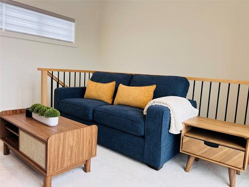 403-514 14Th Street, Invermere, BC - Indoor Photo Showing Living Room