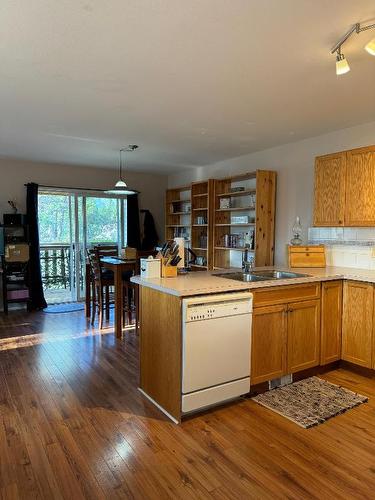 10A Wolf Crescent, Invermere, BC - Indoor Photo Showing Kitchen With Double Sink