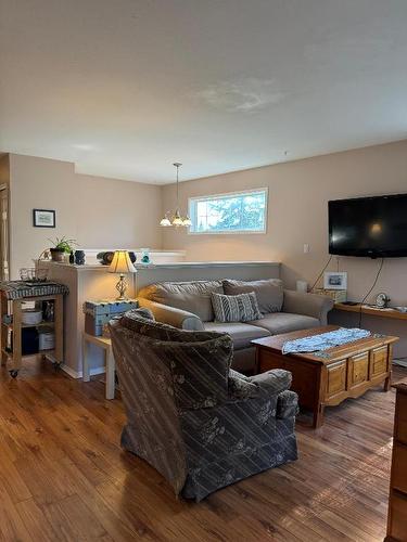 10A Wolf Crescent, Invermere, BC - Indoor Photo Showing Living Room