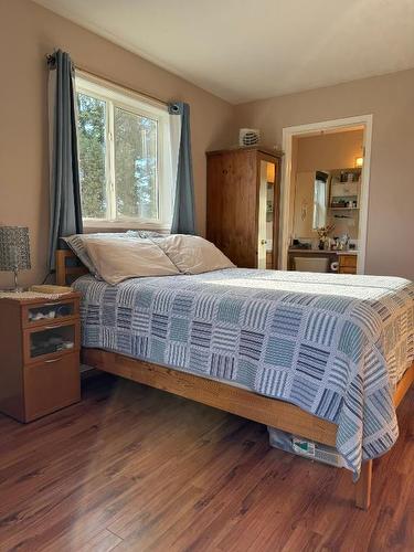 10A Wolf Crescent, Invermere, BC - Indoor Photo Showing Bedroom