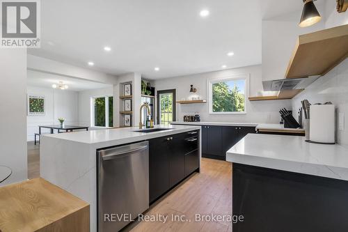 140 Tanbark Road, Niagara-On-The-Lake (105 - St. Davids), ON - Indoor Photo Showing Kitchen