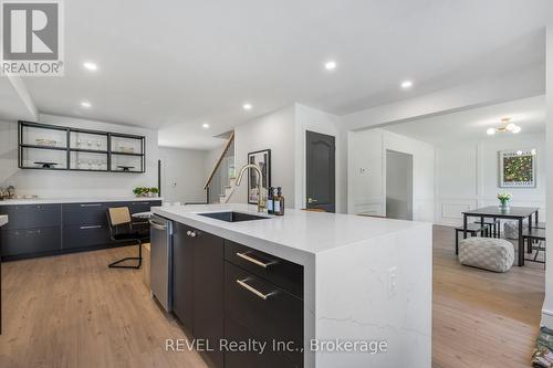 140 Tanbark Road, Niagara-On-The-Lake (105 - St. Davids), ON - Indoor Photo Showing Kitchen With Upgraded Kitchen