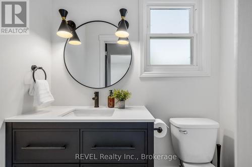 140 Tanbark Road, Niagara-On-The-Lake (105 - St. Davids), ON - Indoor Photo Showing Bathroom