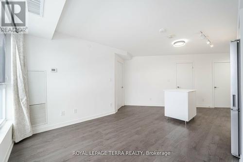 208 - 1401 O'Connor Drive, Toronto, ON - Indoor